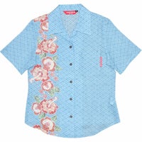 かりゆしウェア平置き画像（ライトブルー）