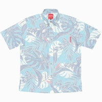 かりゆしウェア平置き画像（ブルー）