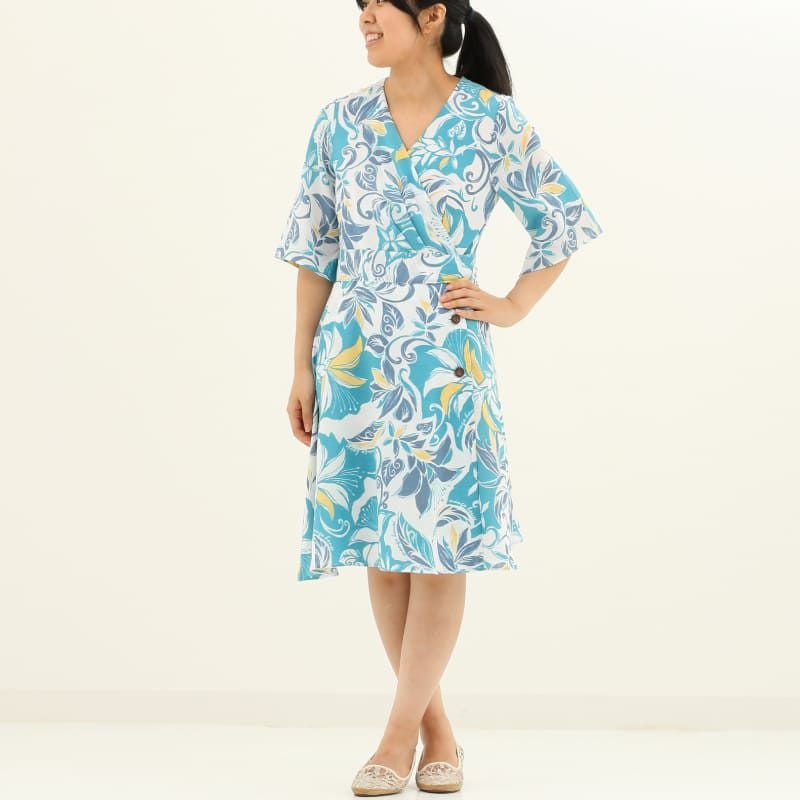 かりゆしウェア平置き画像（ターコイズかりゆしウェア平置き画像（ブルー））