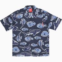 かりゆしウェア平置き画像（ネイビー）