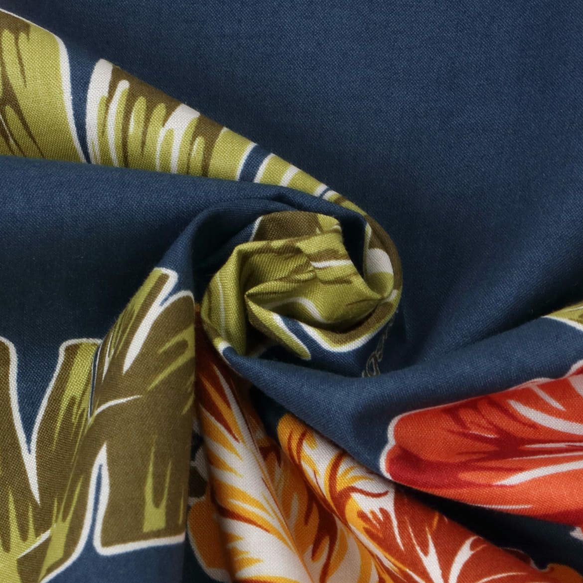 かりゆしウェア平置き画像（生地感確認）