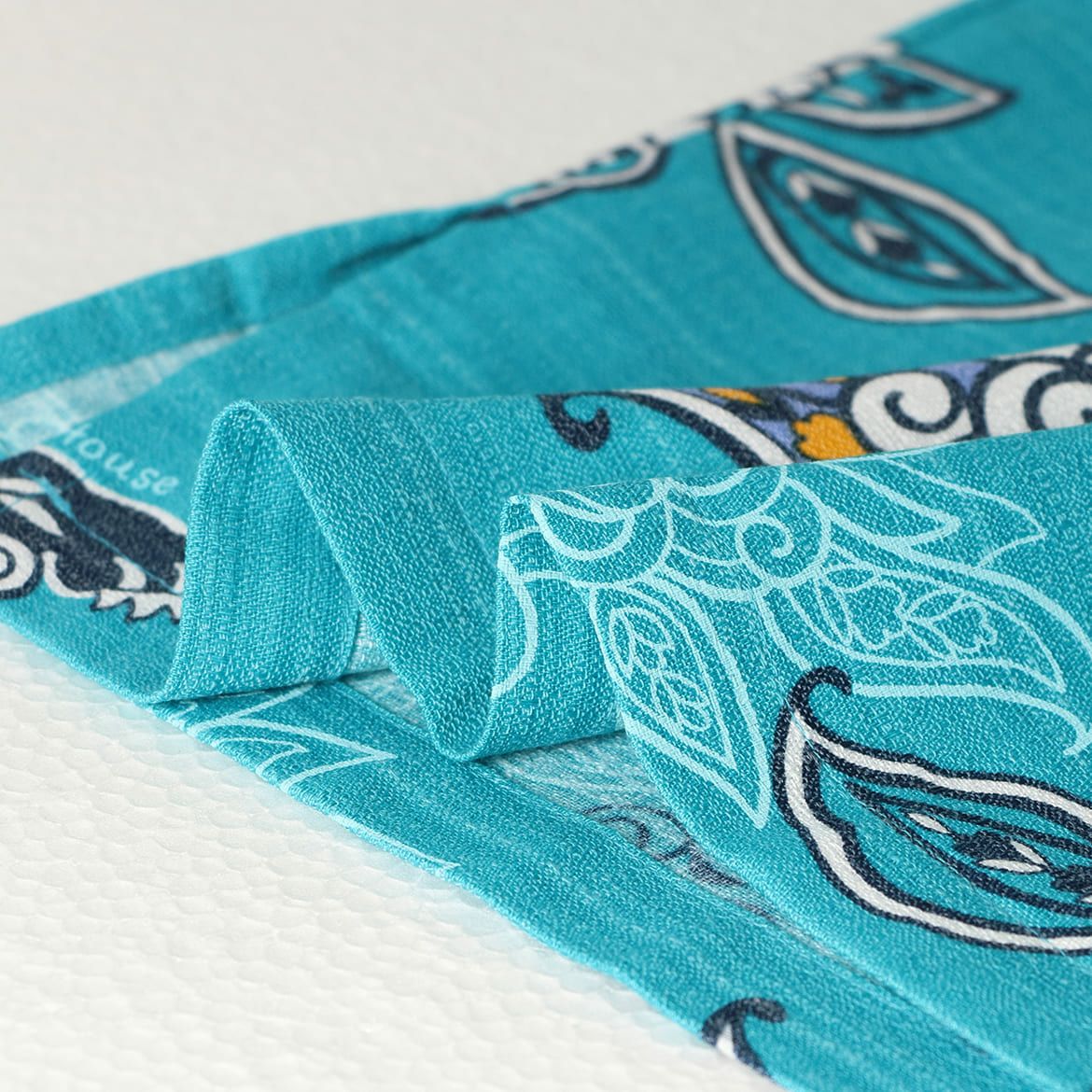 かりゆしウェア平置き画像（生地感確認）