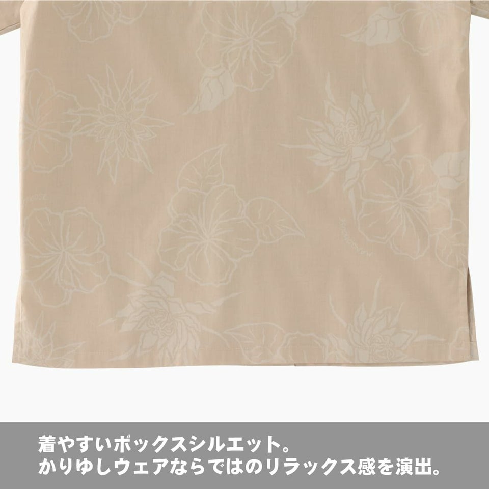 着やすいボックスシルエット。