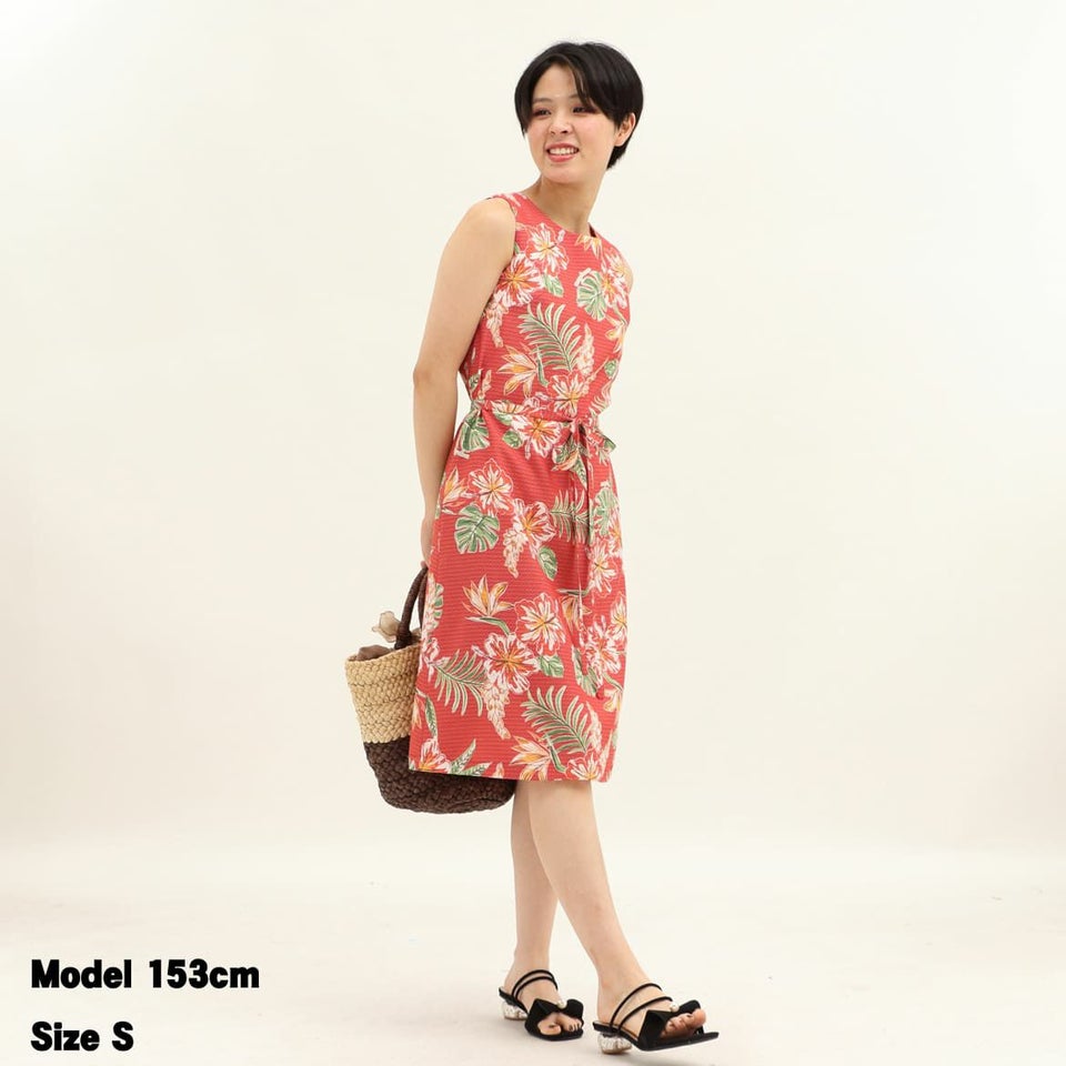 モデルワンピース着用