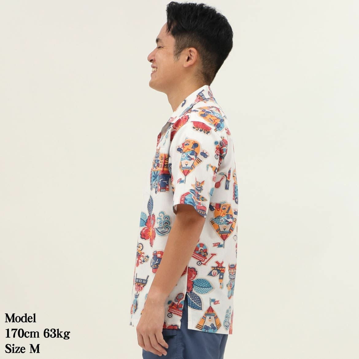 かりゆしウェア　モデル着用