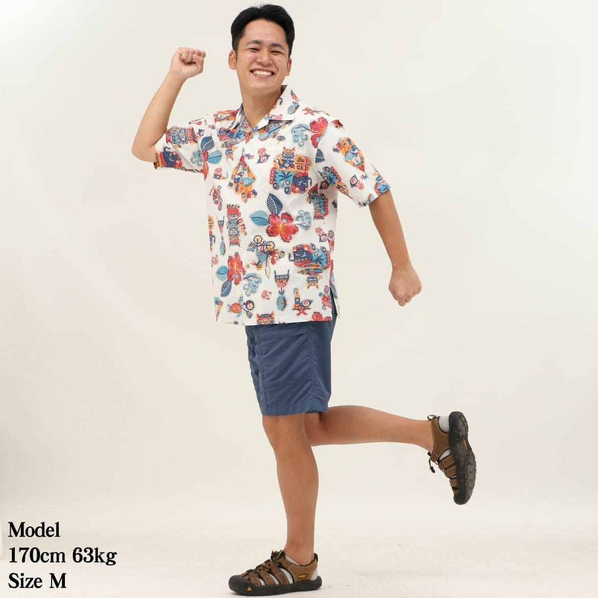 かりゆしウェア　モデル着用