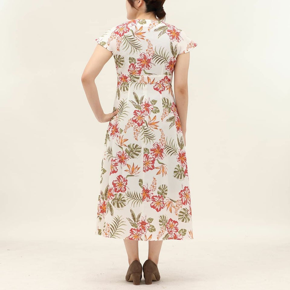 かりゆしウェア　モデル写真