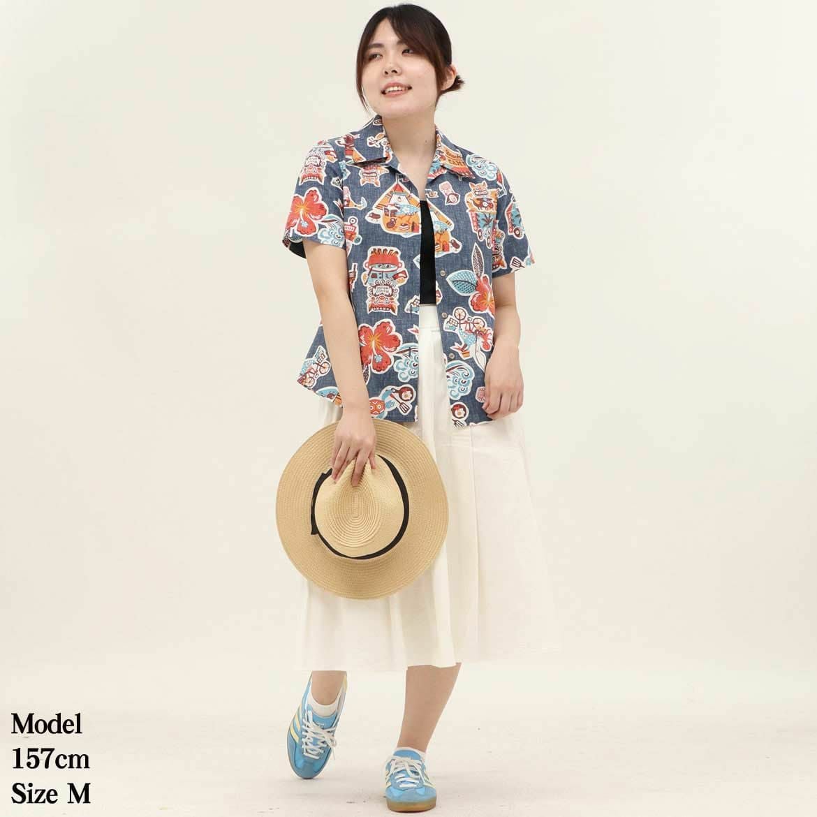 かりゆしウェア　モデル画像