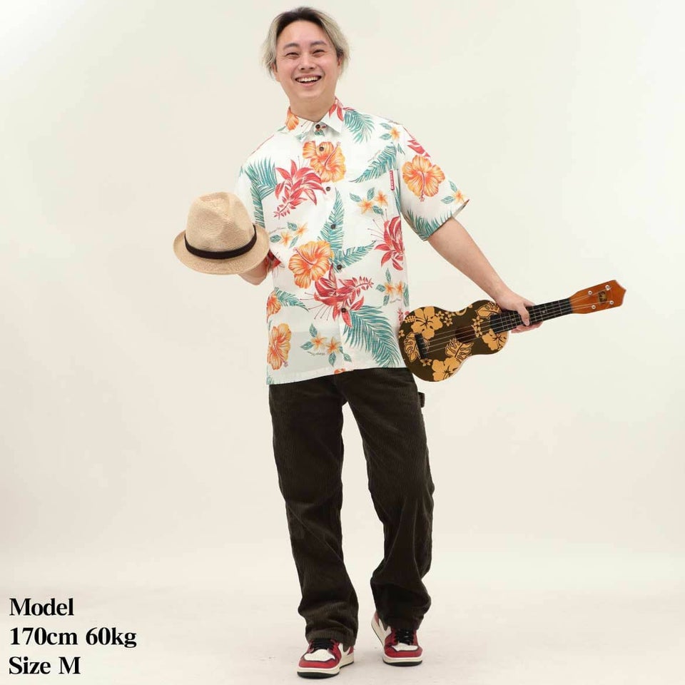 かりゆしウェア　着用モデル