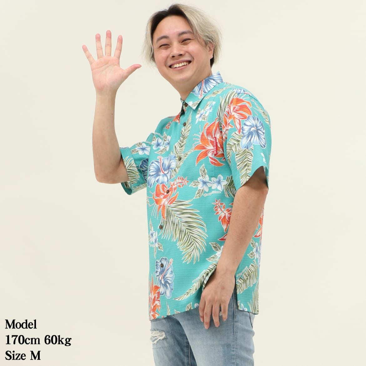 かりゆしウェア　着用モデル