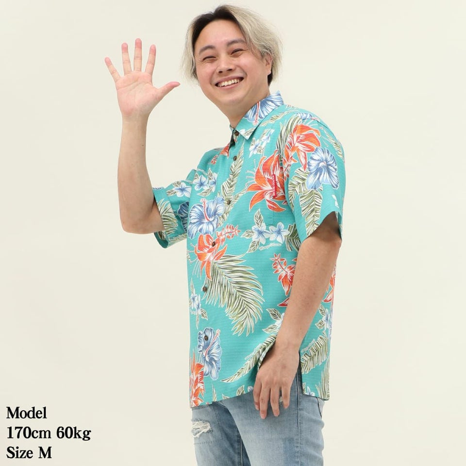 かりゆしウェア　着用モデル