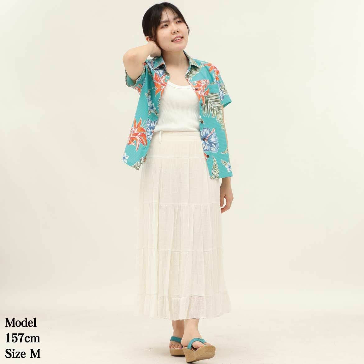 かりゆしウェア　レディース　モデル画像