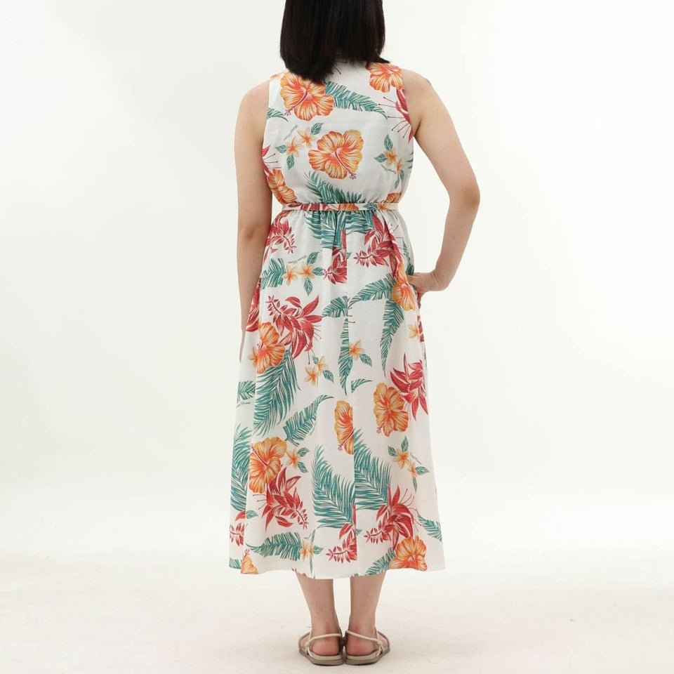 かりゆしウェア　ワンピースモデル着用画像