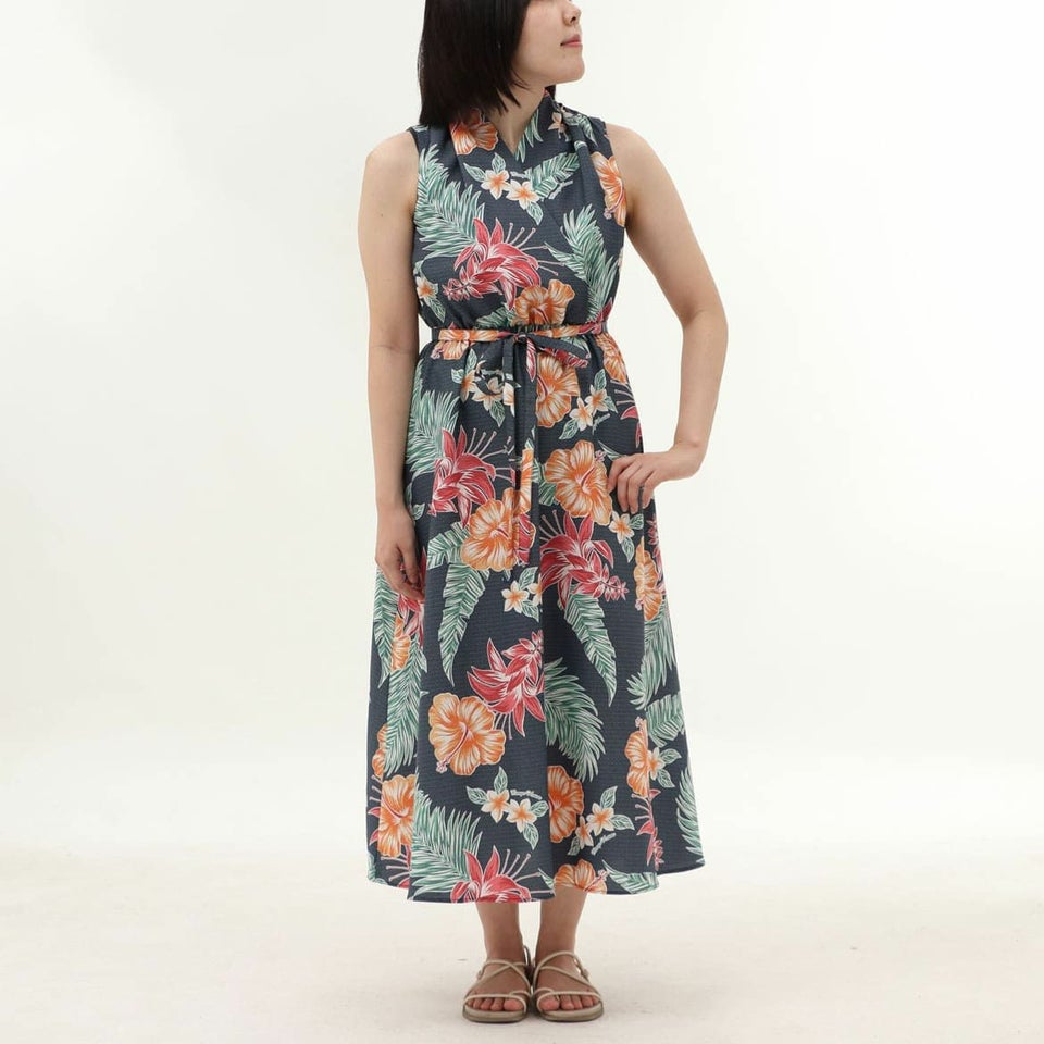 かりゆしウェア　ワンピースモデル着用画像