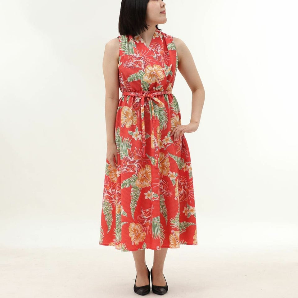 かりゆしウェア　ワンピースモデル着用画像