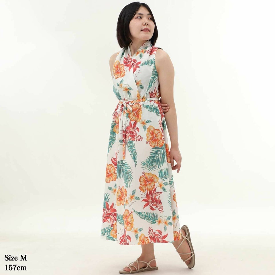 かりゆしウェア　ワンピースモデル着用画像