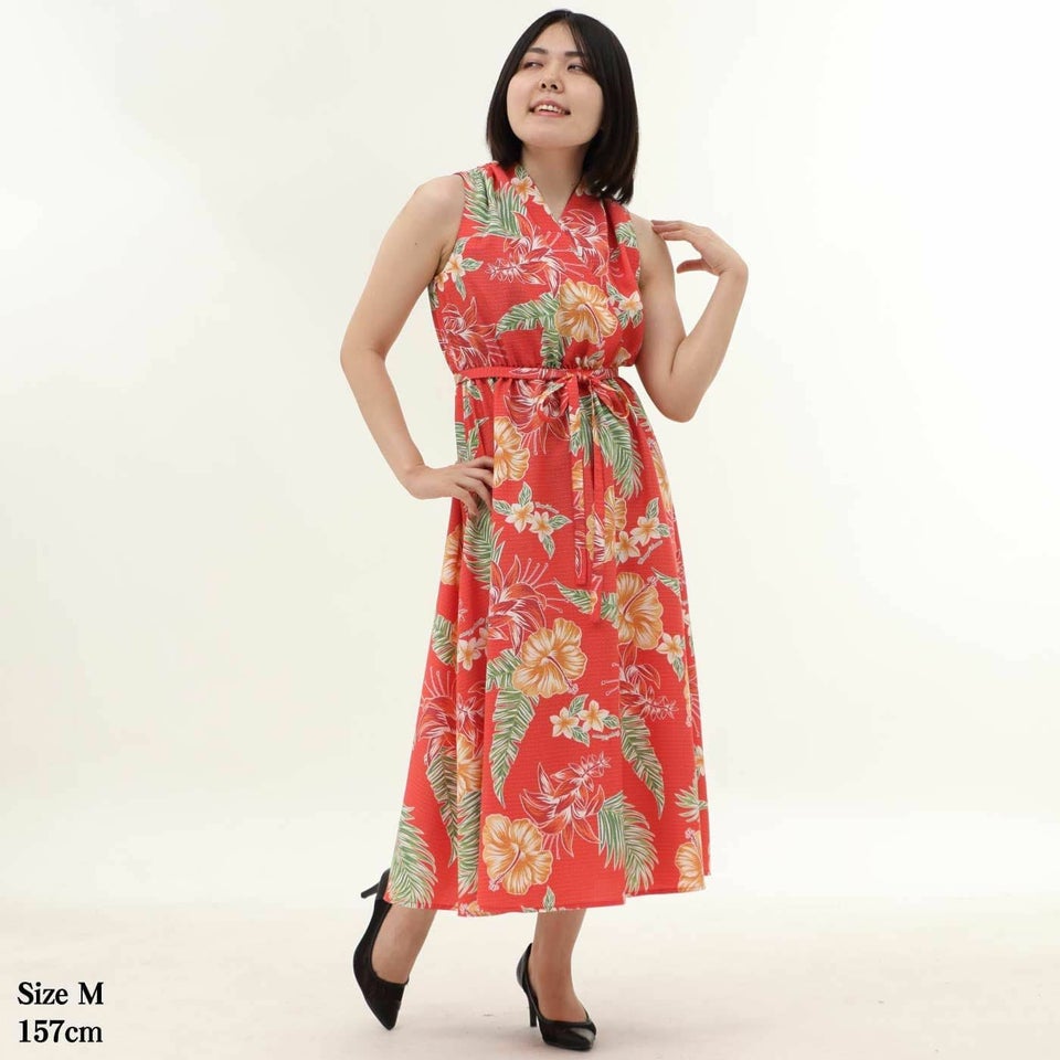かりゆしウェア　ワンピースモデル着用画像