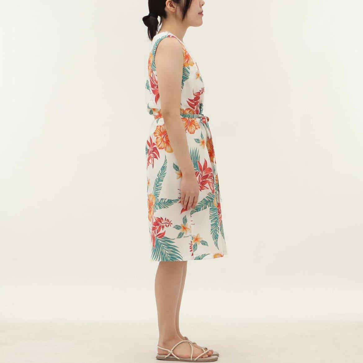 かりゆしウェア　サムネイル画像（アイボリー）