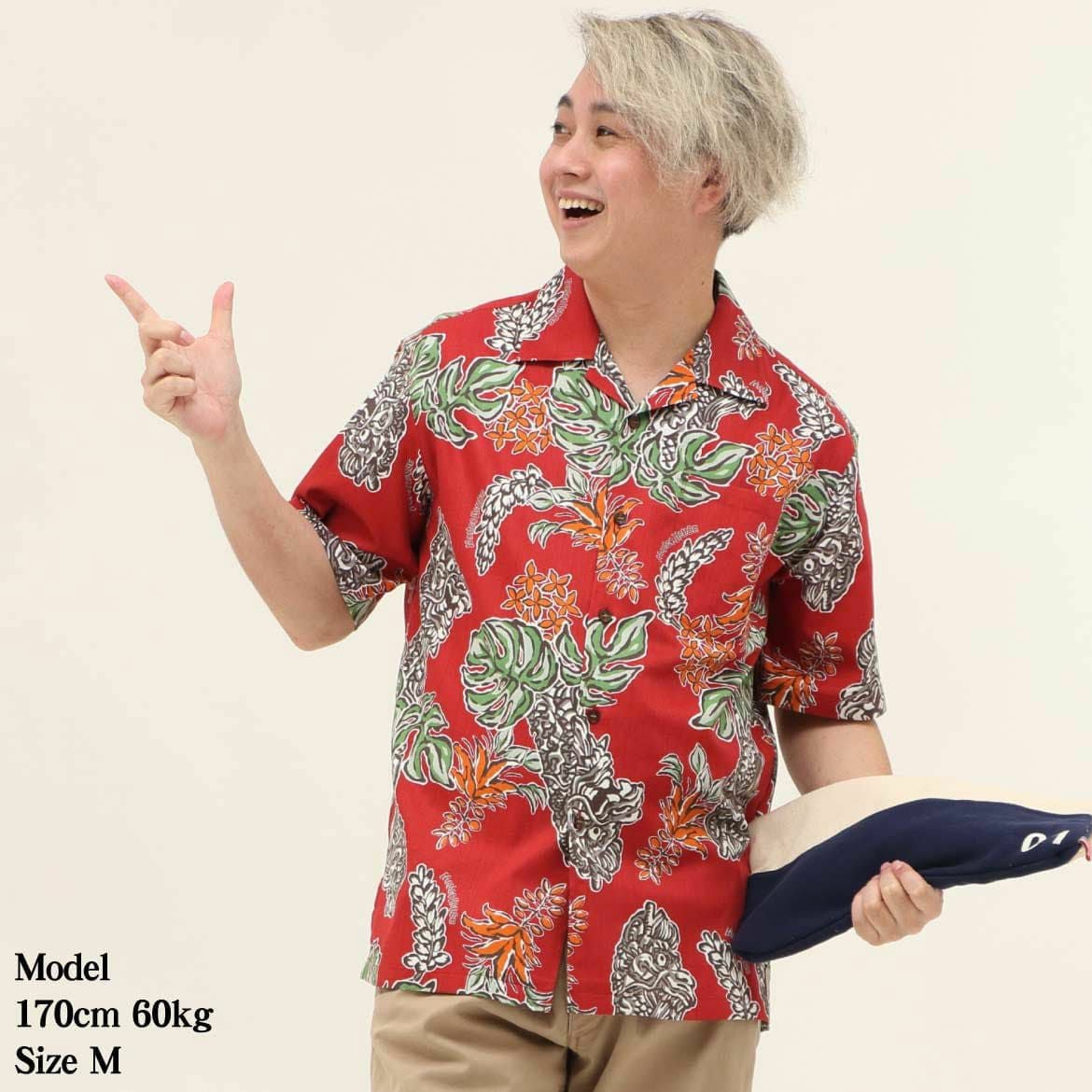 かりゆしウェア　モデル着用