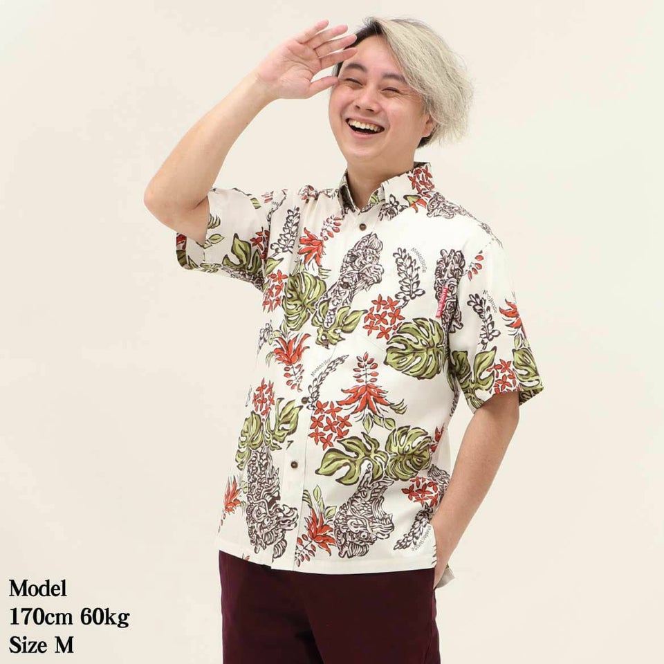 かりゆしウェア　モデル着用