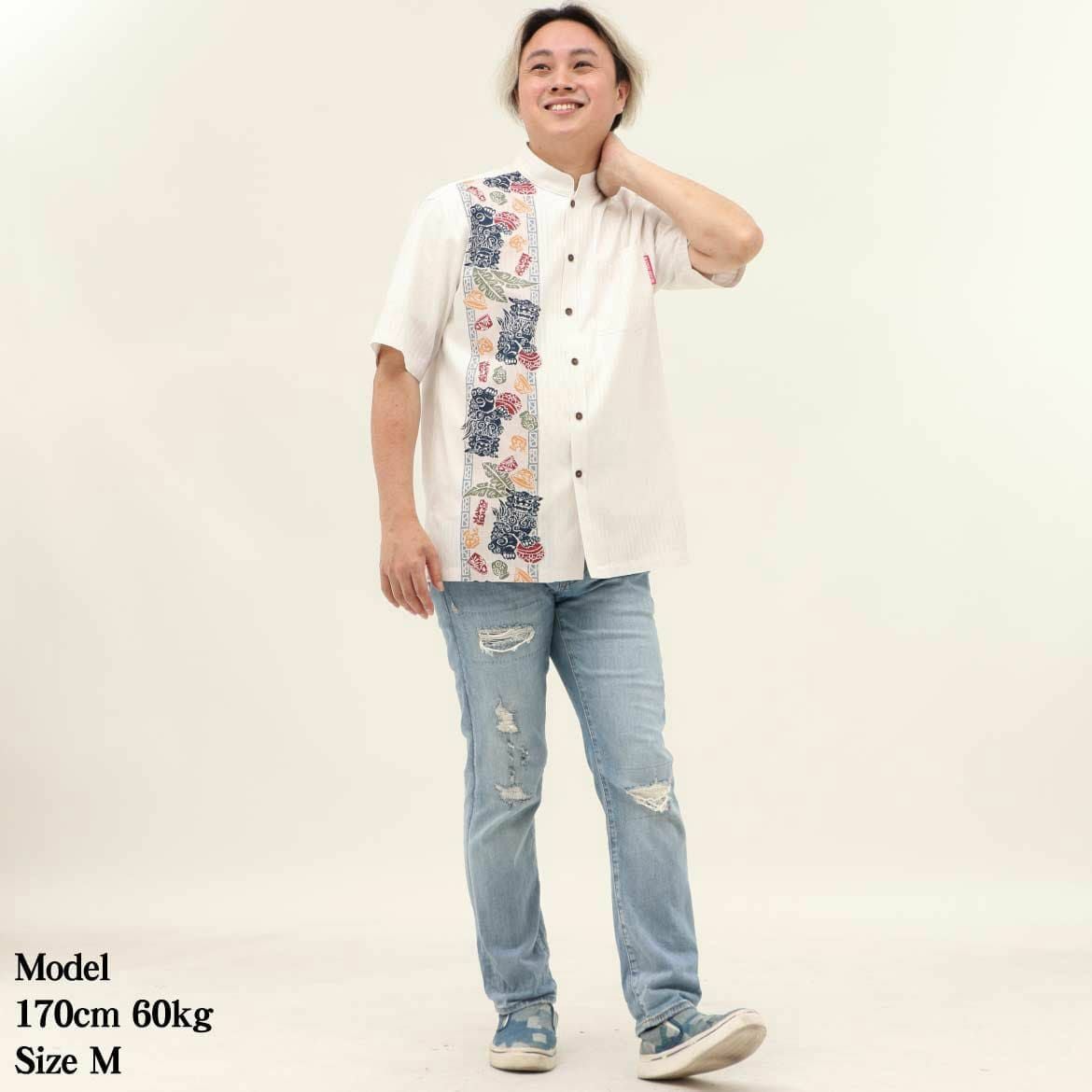 かりゆしウェア　モデル画像