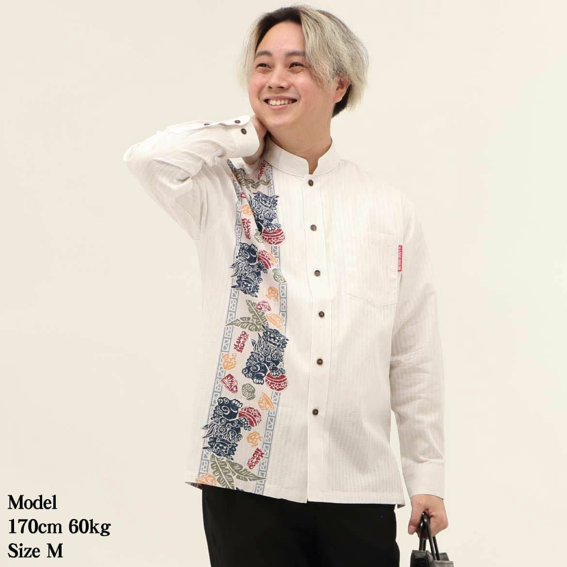 かりゆしウェア　モデル画像