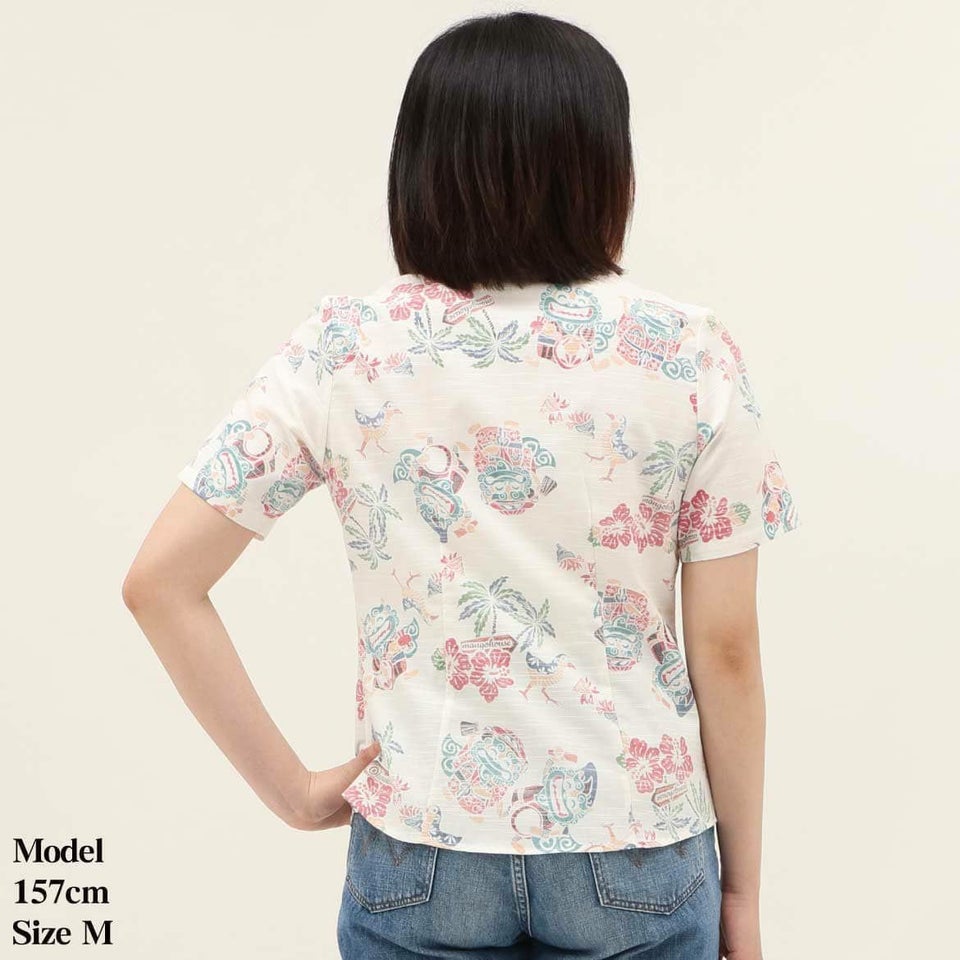 かりゆしウェア　モデル着用