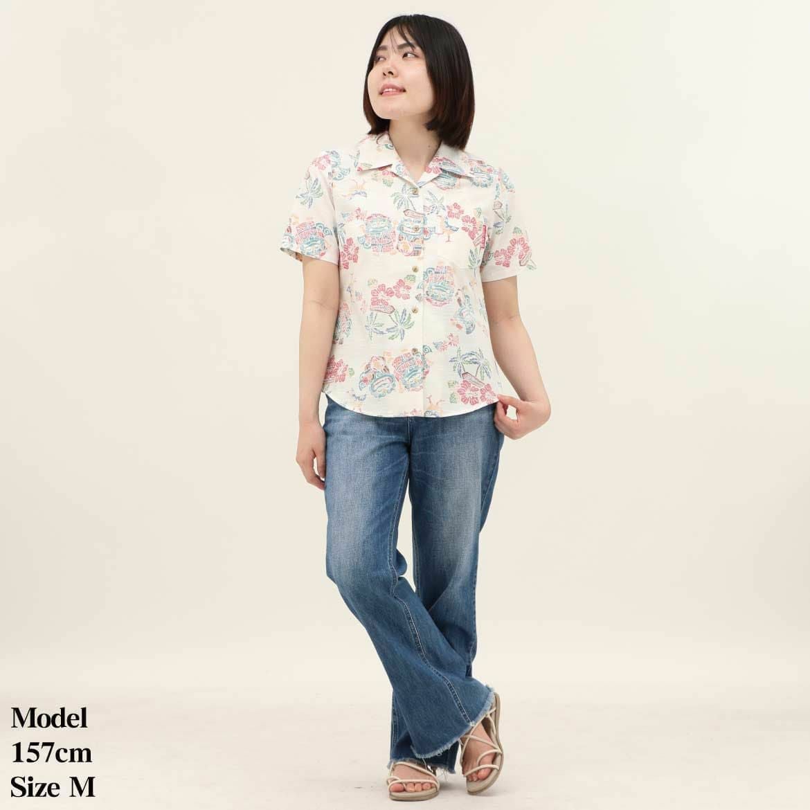 かりゆしウェア　モデル着用