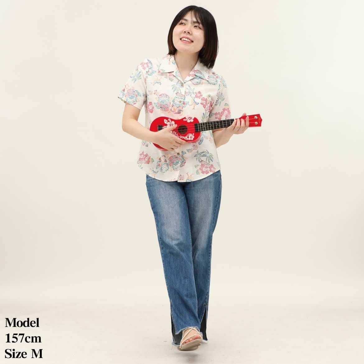 かりゆしウェア　モデル着用