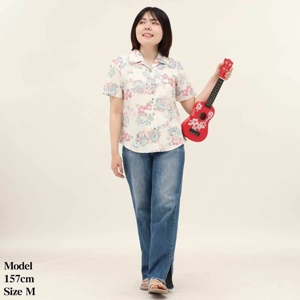 かりゆしウェア　モデル着用