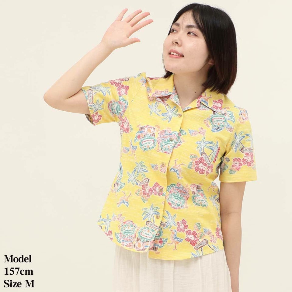 かりゆしウェア　モデル着用