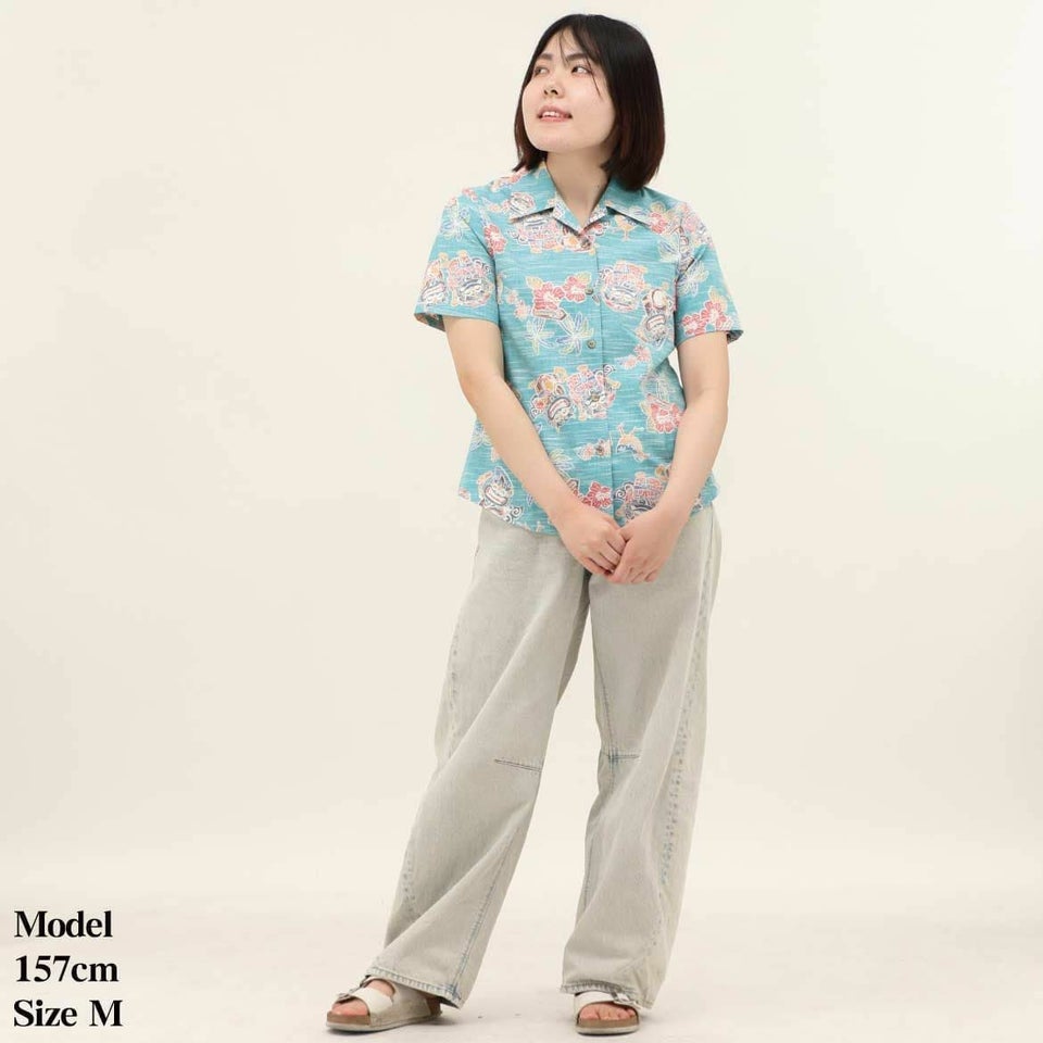 かりゆしウェア　モデル着用