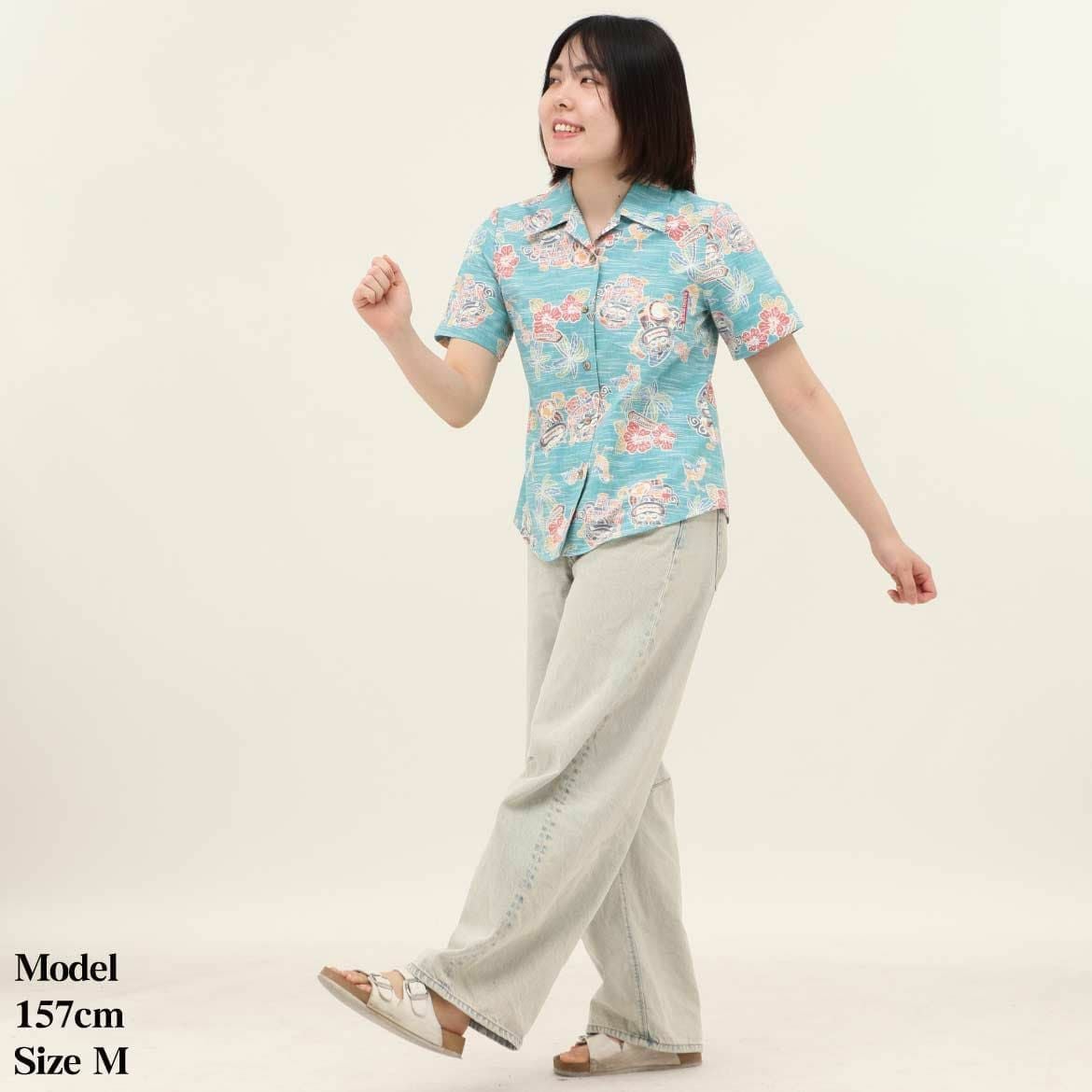 かりゆしウェア　モデル着用