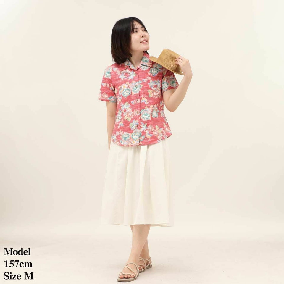 かりゆしウェア　モデル着用