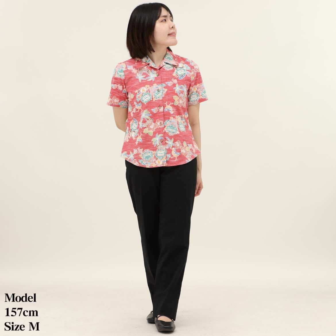 かりゆしウェア　モデル着用