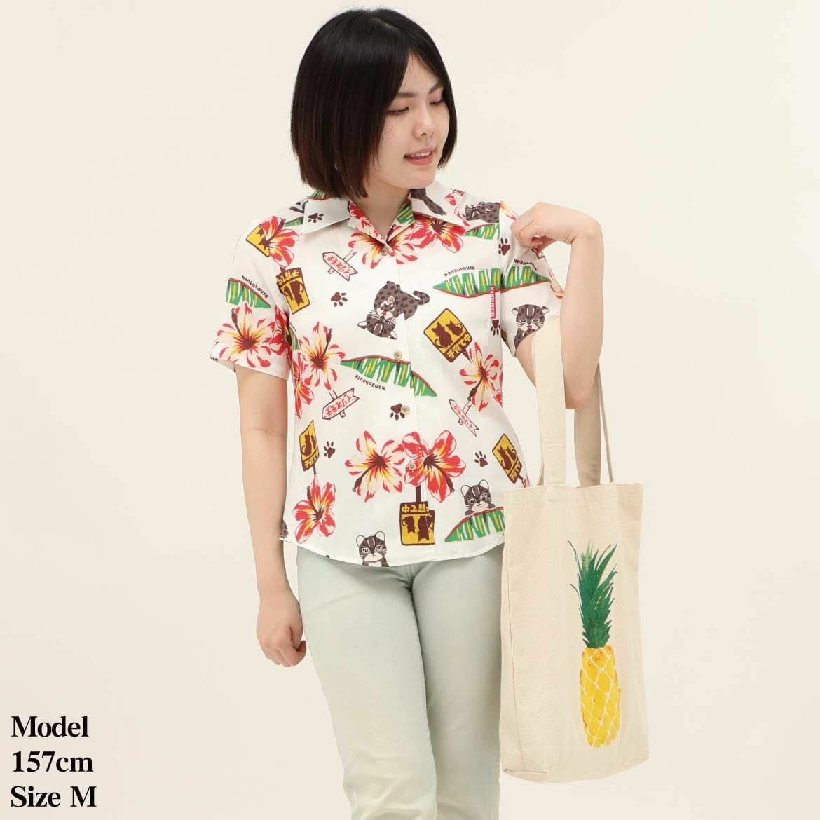 かりゆしウェア　モデル着用