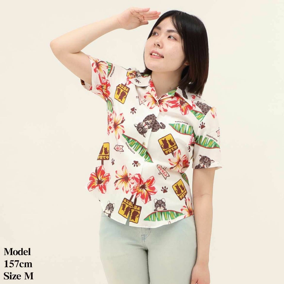 かりゆしウェア　モデル着用