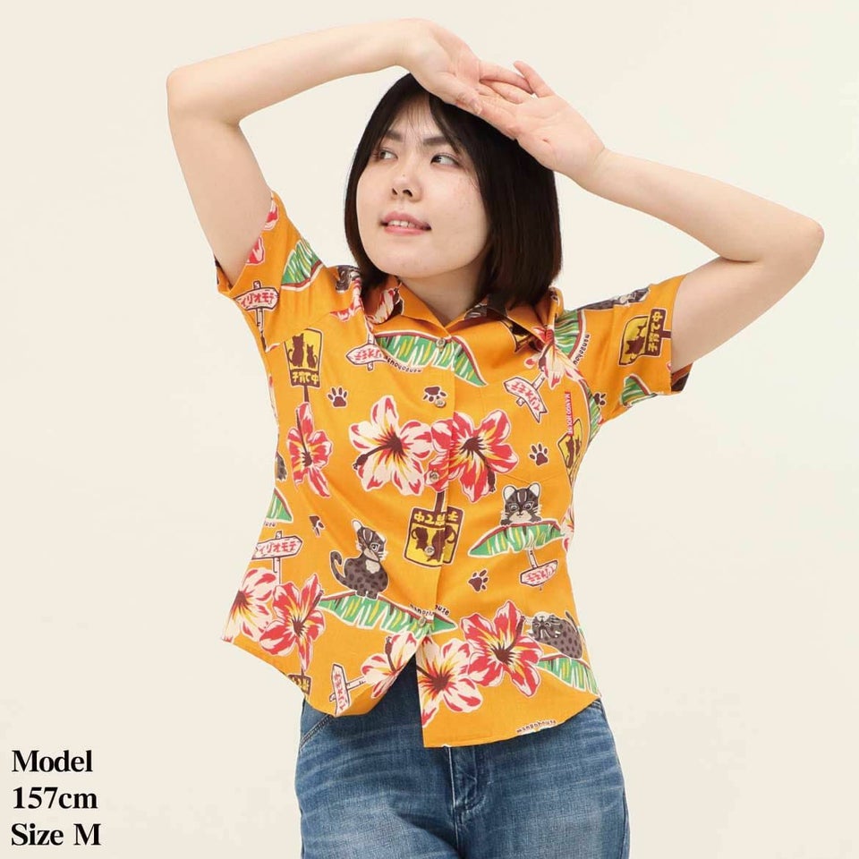 かりゆしウェア　モデル着用