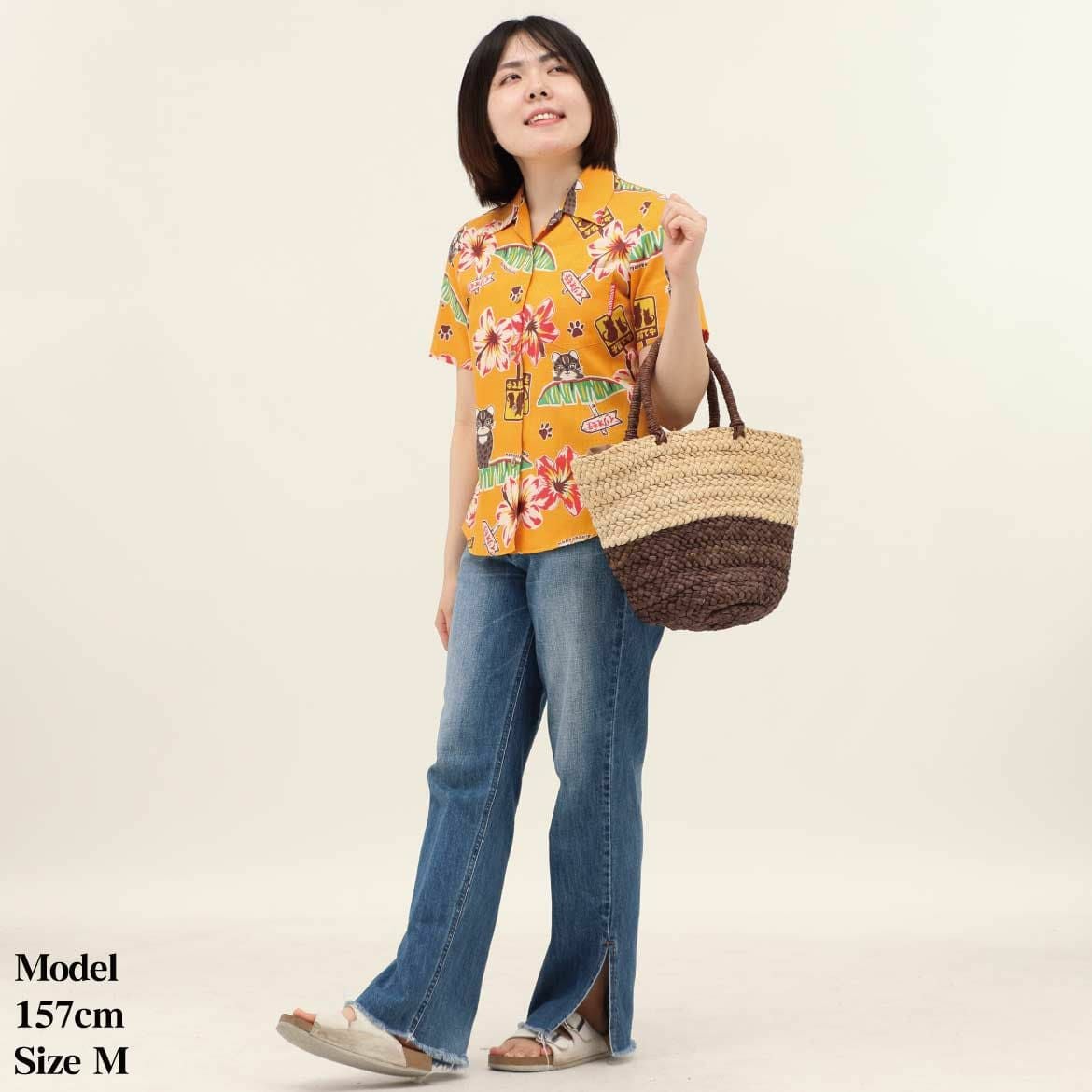 かりゆしウェア　モデル着用