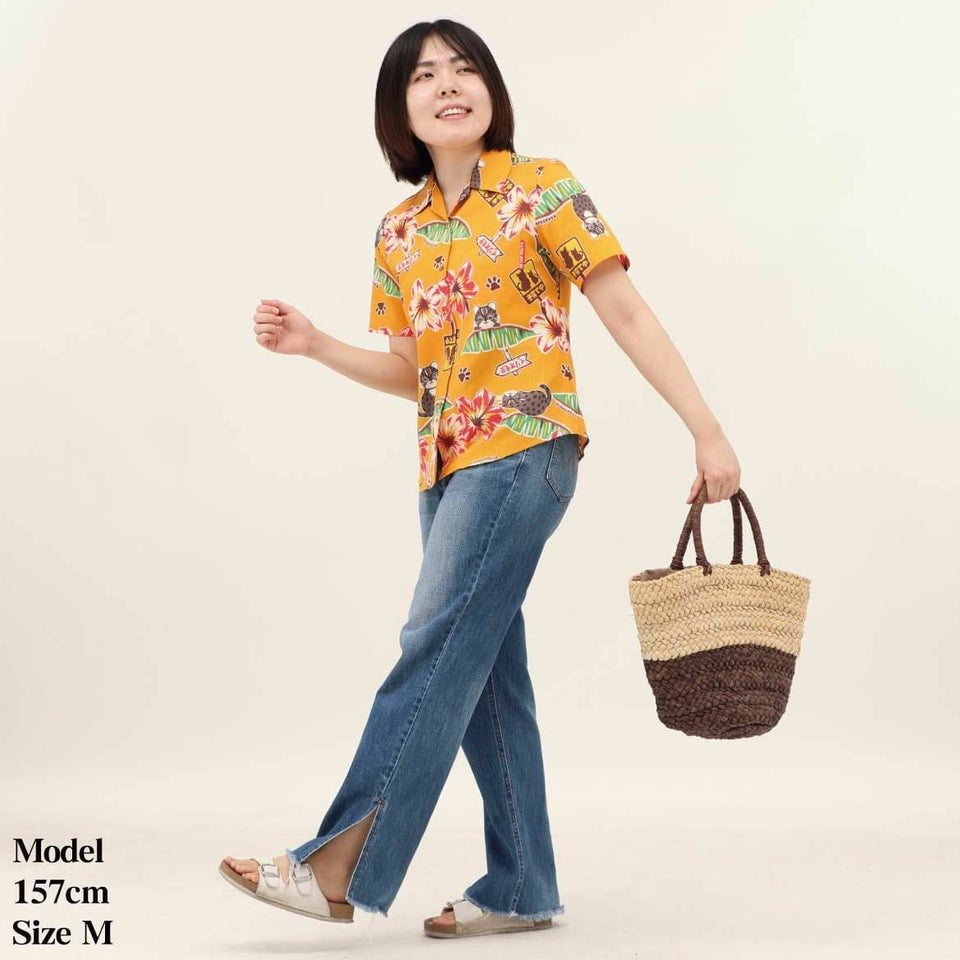 かりゆしウェア　モデル着用