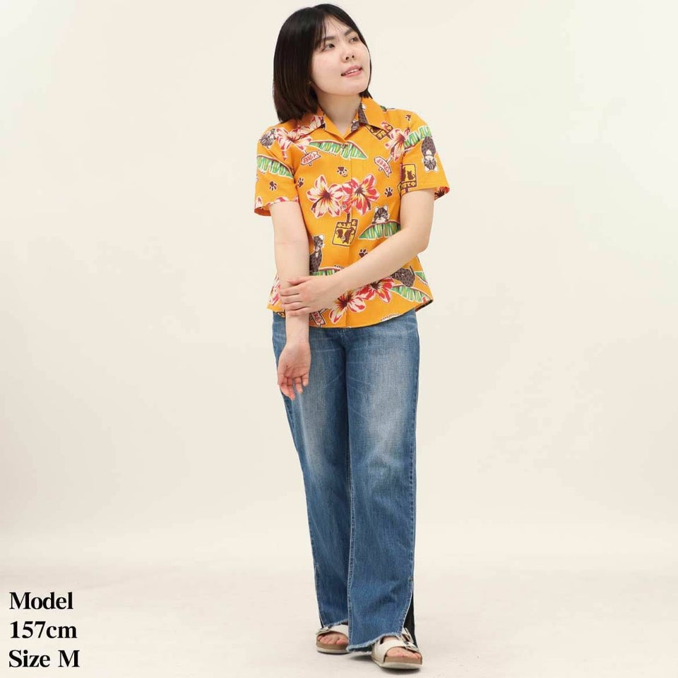 かりゆしウェア　モデル着用