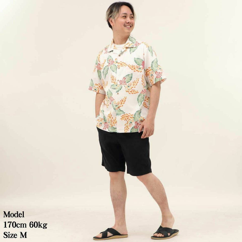 かりゆしウェア　モデル着用