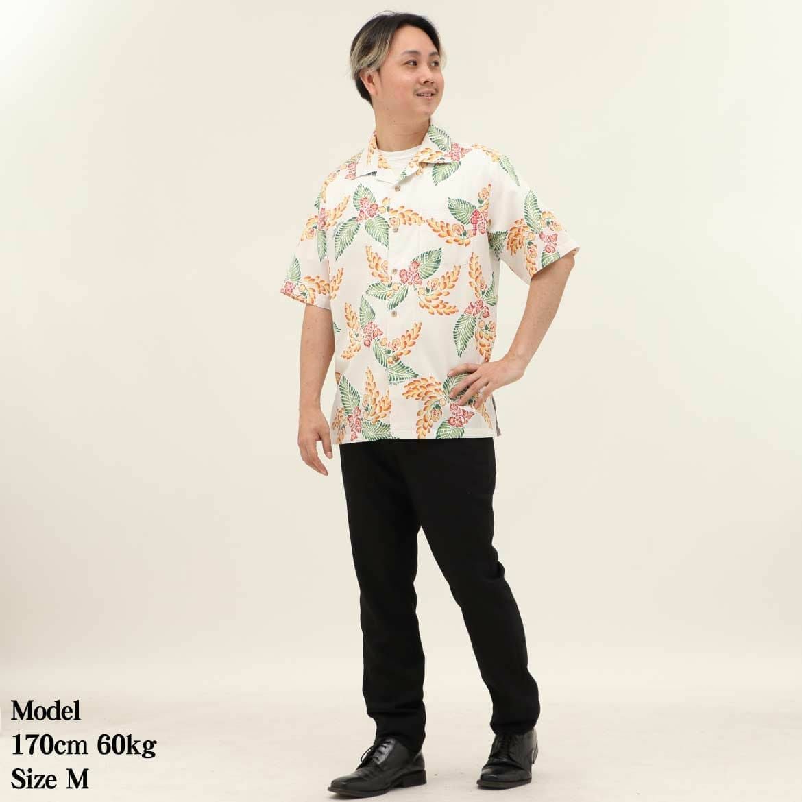 かりゆしウェア　モデル着用