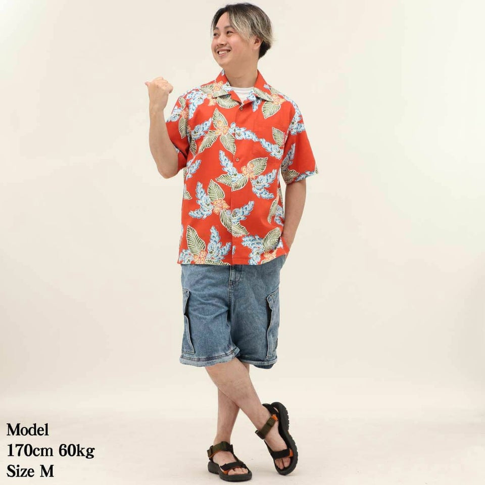 かりゆしウェア　モデル着用