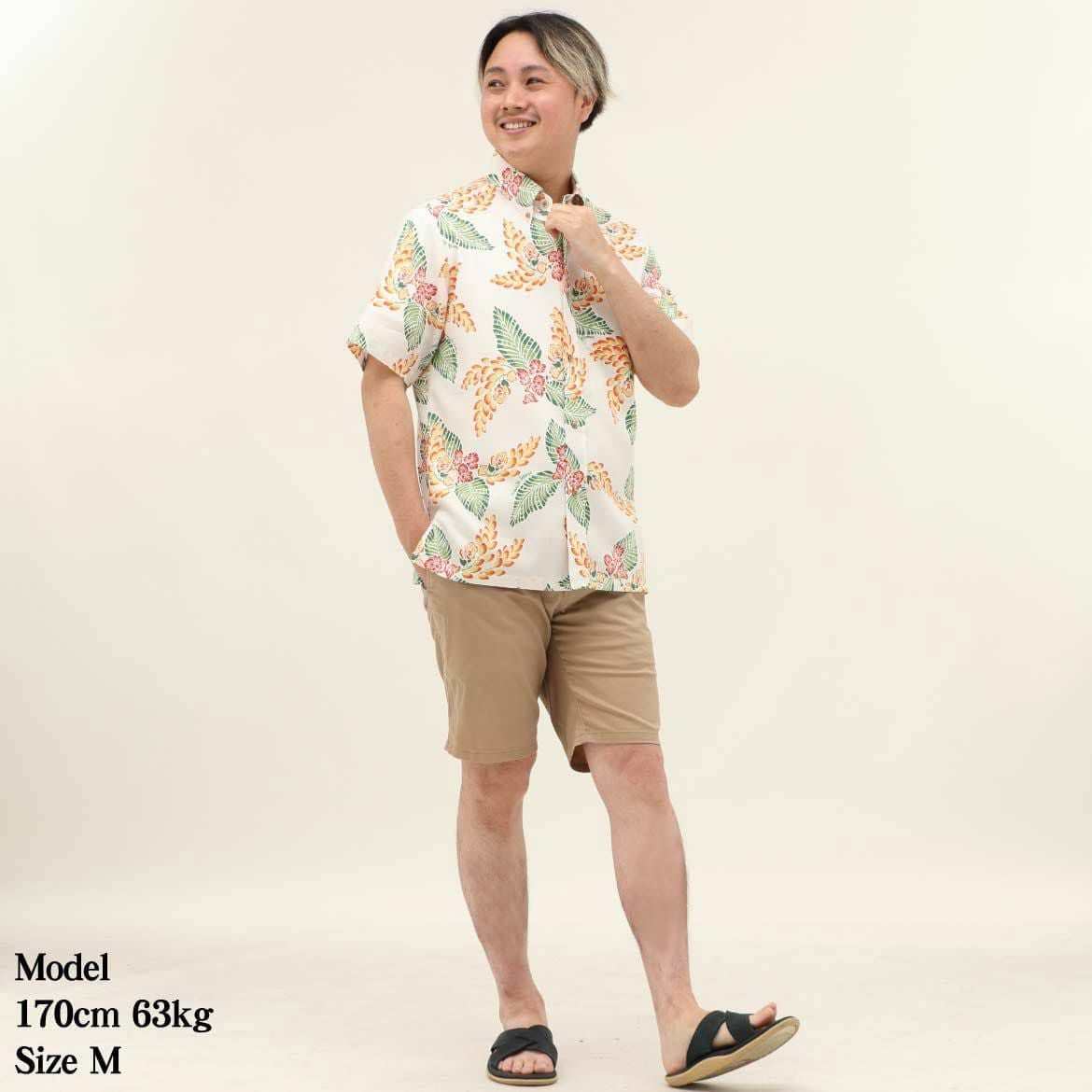 かりゆしウェア　モデル着用