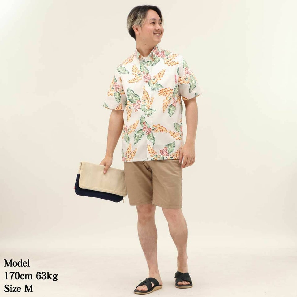 かりゆしウェア　モデル着用