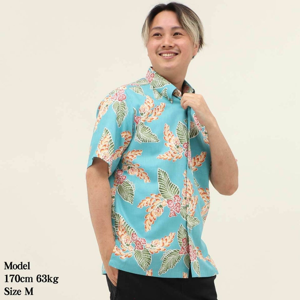 かりゆしウェア　モデル着用