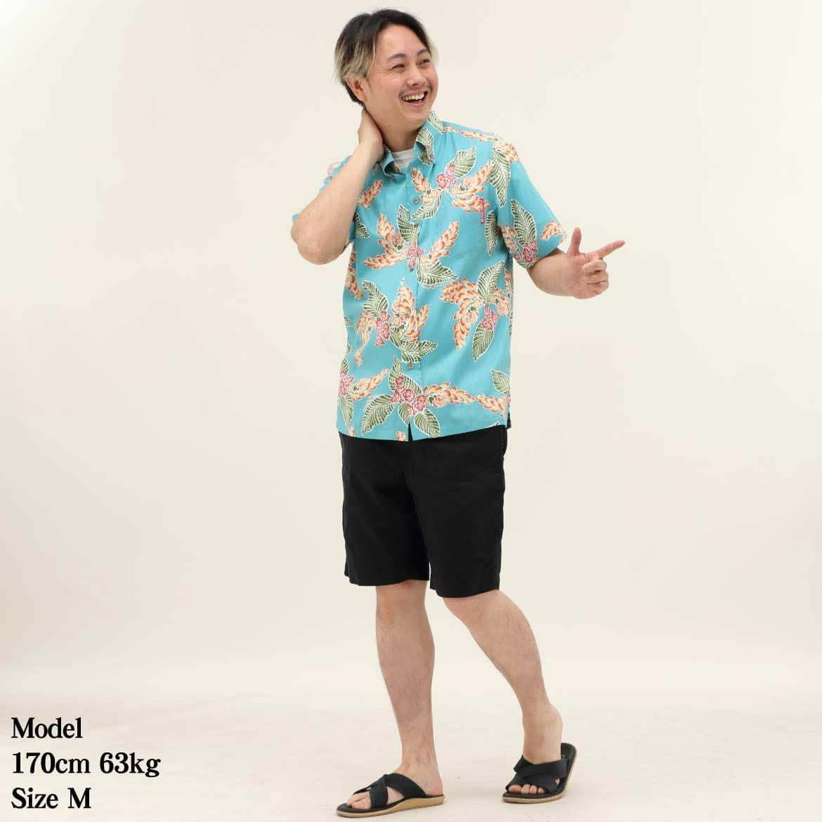 かりゆしウェア　モデル着用