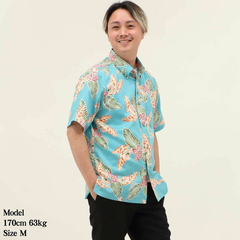 かりゆしウェア　モデル着用