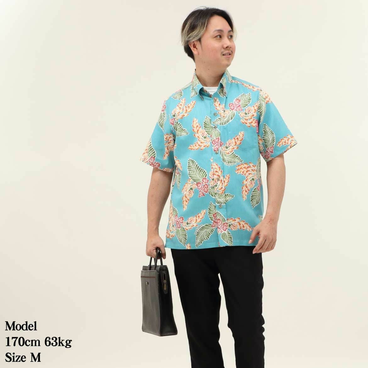 かりゆしウェア　モデル着用